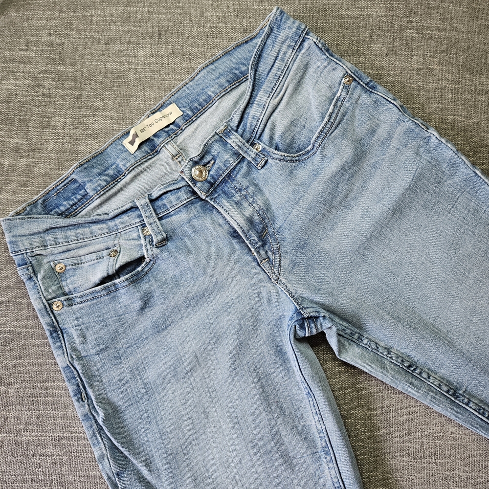 LEVI'S 524 Too Superlow Light Blue Women's Jeans Size 7M